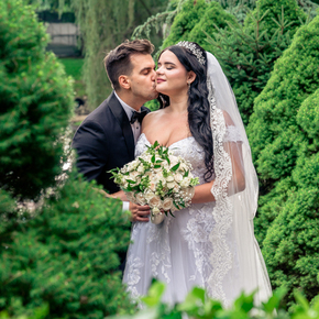 Wedding photography at Crest Hollow Country Club at Crest Hollow Country Club GDEF-39